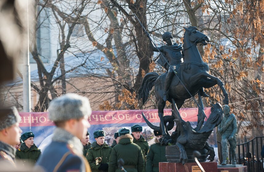 "Сквер Победителей" открыли в Архангельском переулке 13 фото