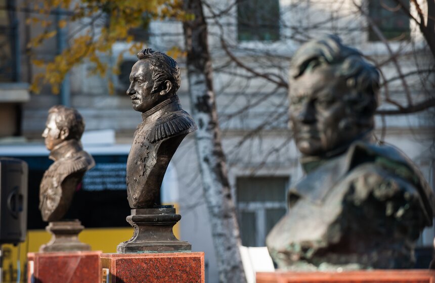 "Сквер Победителей" открыли в Архангельском переулке 11 фото