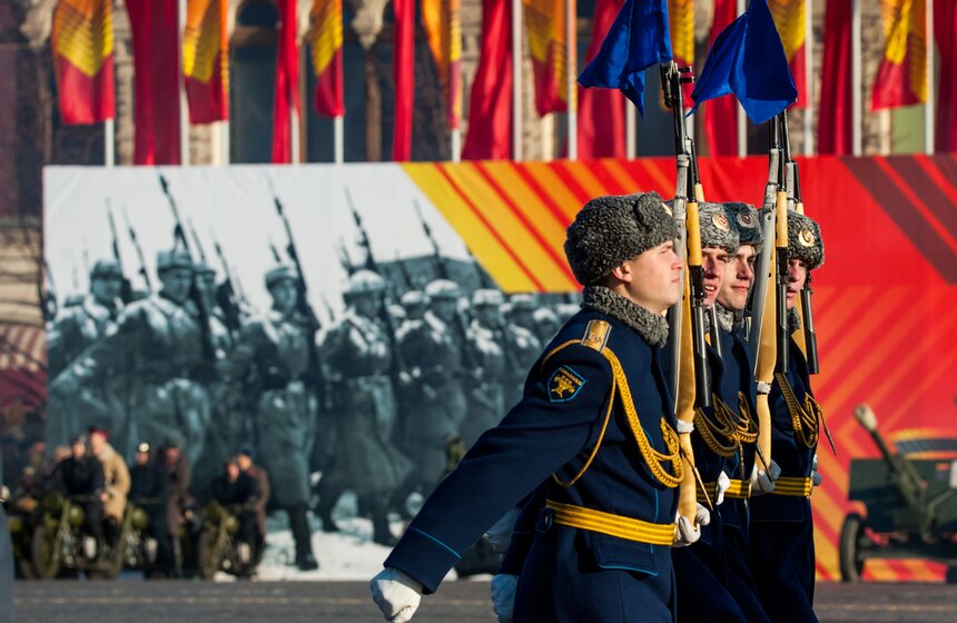 Торжественный марш в честь парада 7 ноября 1941 года 30 фото