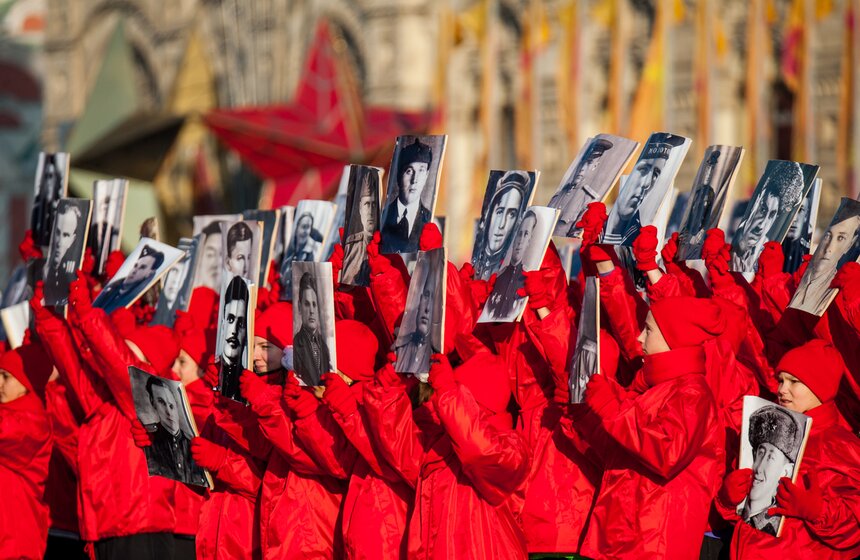 Торжественный марш в честь парада 7 ноября 1941 года 18 фото