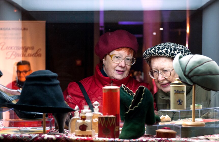 На ВДНХ открылась выставка о моде в России за 100 лет 7 фото