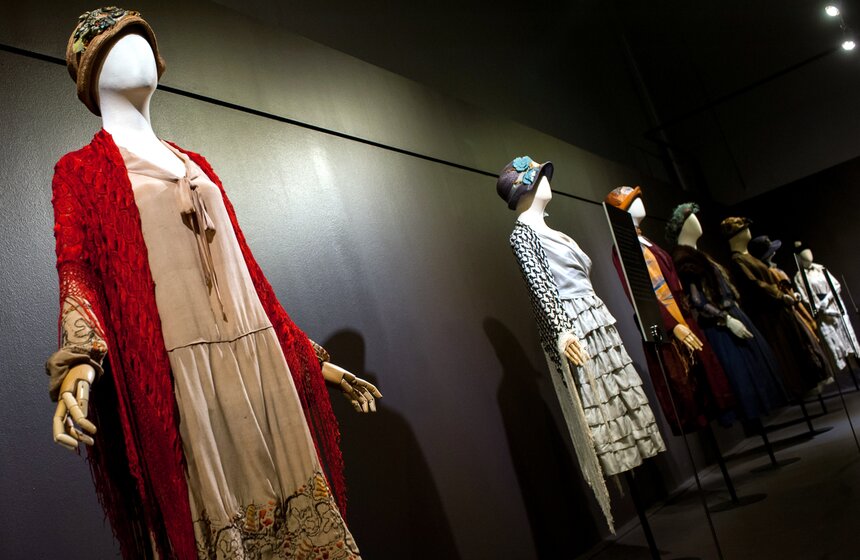 На ВДНХ открылась выставка о моде в России за 100 лет 6 фото