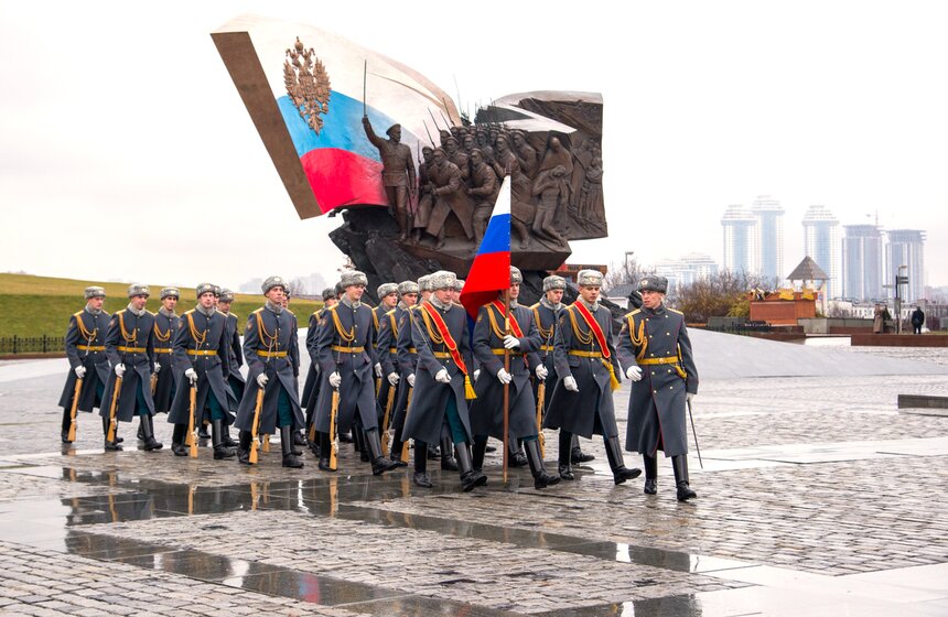 Возложение цветов к памятнику героям Первой мировой войны 3 фото