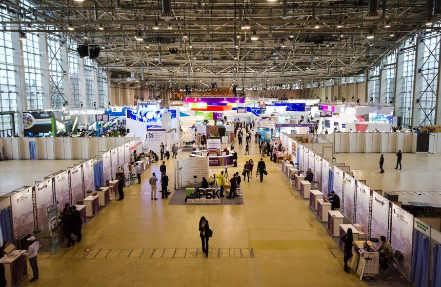 На ВДНХ стартовал форум "Открытые инновации" 37 фото