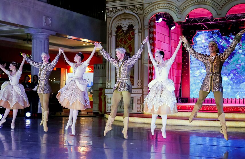 В Детском магазине на Лубянке показали балет "Щелкунчик" 16 фото