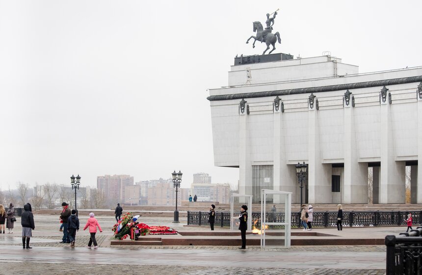 Вахта почетного караула на Поклонной горе 24 фото