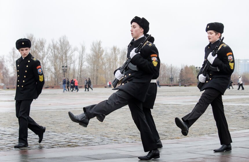 Вахта почетного караула на Поклонной горе 6 фото