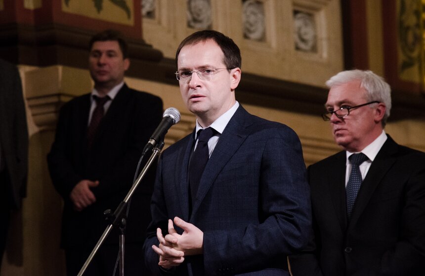 В Историческом музее открылась выставка, посвященная Романовым 27 фото