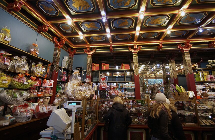 Отреставрирован первый этаж "Чайного магазина Перлова" 13 фото