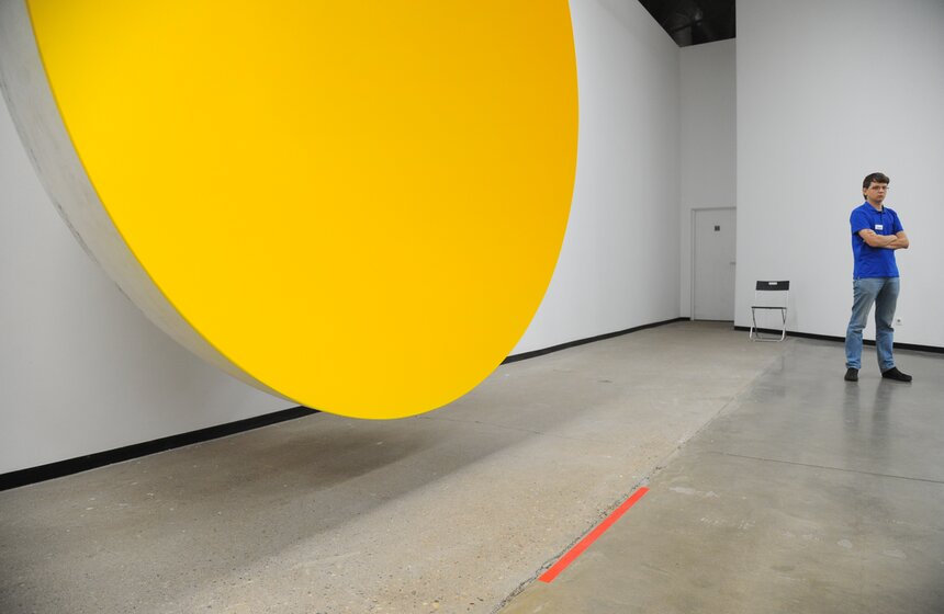 Выставка Аниша Капура "Моя алая Родина" 7 фото