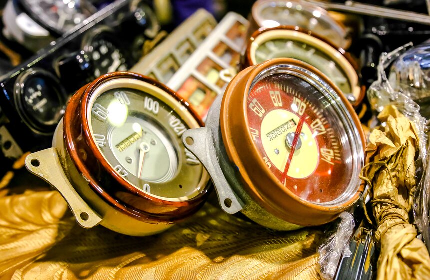 В Сокольниках показали легендарные гоночные автомобили 10 фото