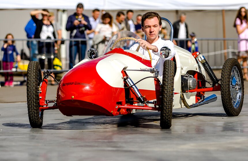 В Сокольниках показали легендарные гоночные автомобили 1 фото