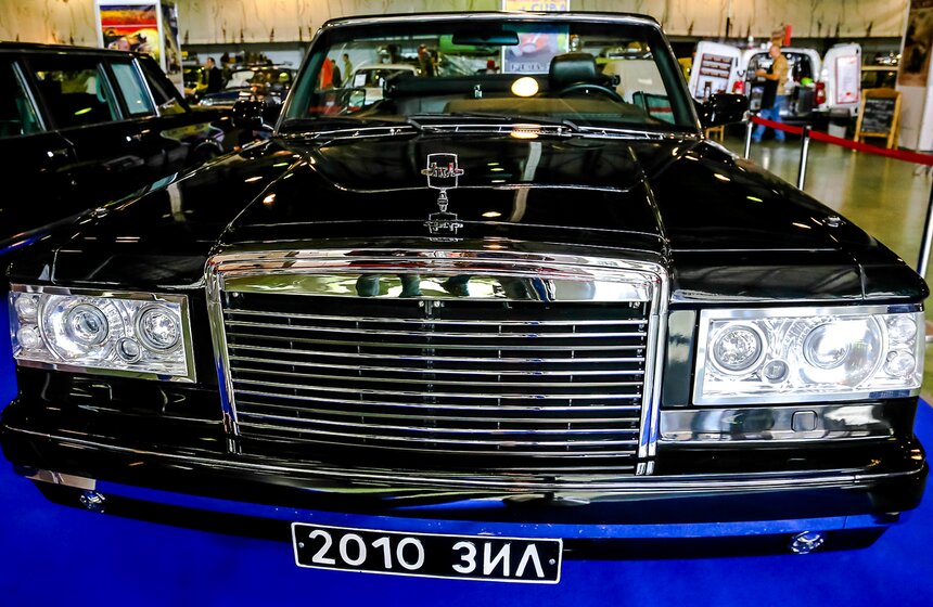 В Сокольниках показали легендарные гоночные автомобили 4 фото