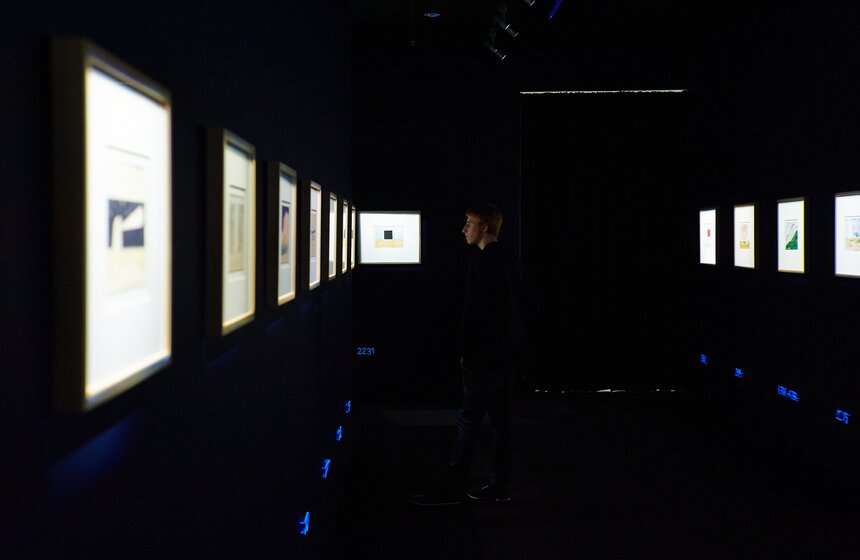 Выставки "Смещение" и "Будущее, влюбленное в прошлое" в МАММ 10 фото