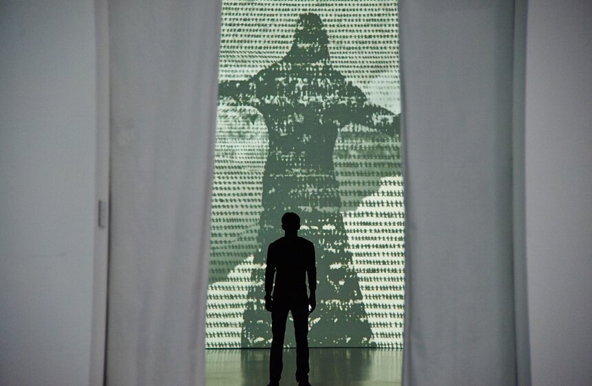 Выставки "Смещение" и "Будущее, влюбленное в прошлое" в МАММ 2 фото