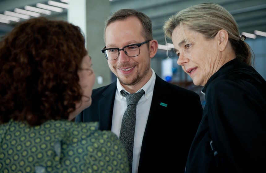 Открытие выставки "Луиз Буржуа. Структуры бытия: клетки" 10 фото