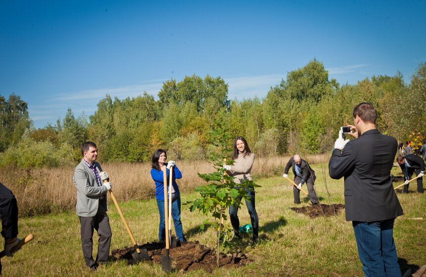 Акция по высадке деревьев в честь 25-летия ФАС 13 фото