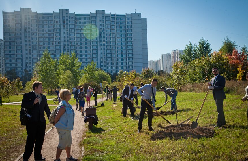 Акция по высадке деревьев в честь 25-летия ФАС 14 фото