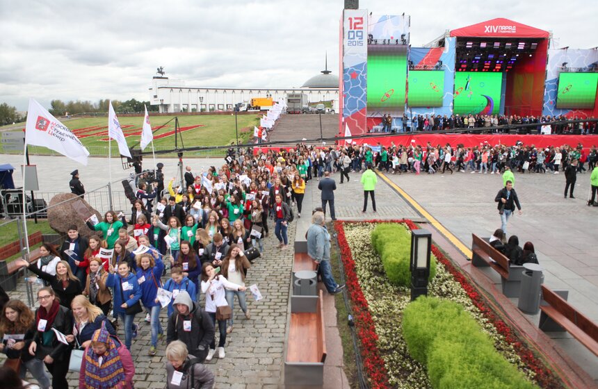 Парад российского студенчества прошел на Поклонной горе 9 фото