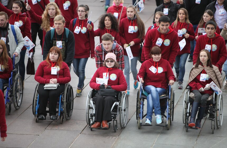 Парад российского студенчества прошел на Поклонной горе 19 фото