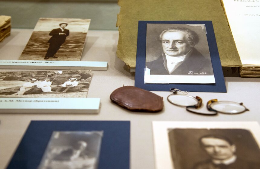 Выставка, посвященная поэту Андрею Белому, в музее Пушкина 22 фото