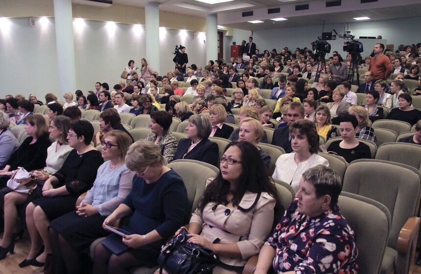 Сергей Собянин поздравил педагогов с Днем учителя 7 фото