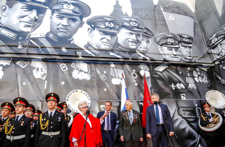 В столице появились граффити с изображением героев ВОВ 12 фото