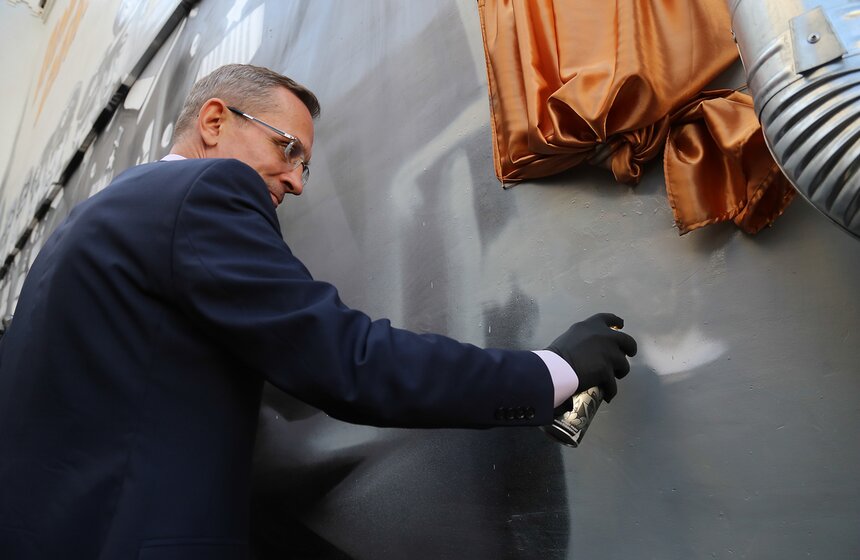 В столице появились граффити с изображением героев ВОВ 15 фото