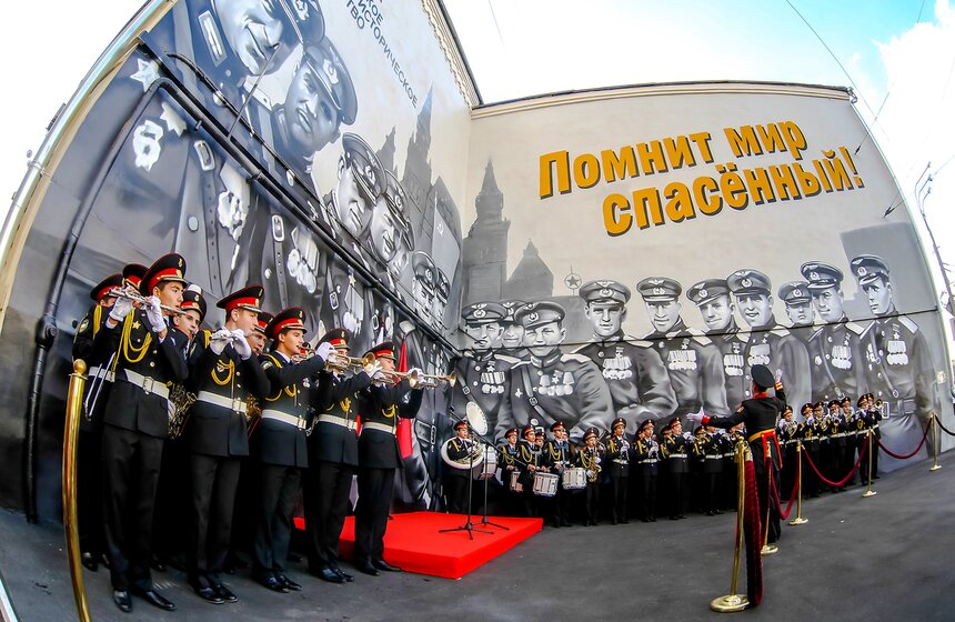 В столице появились граффити с изображением героев ВОВ 1 фото