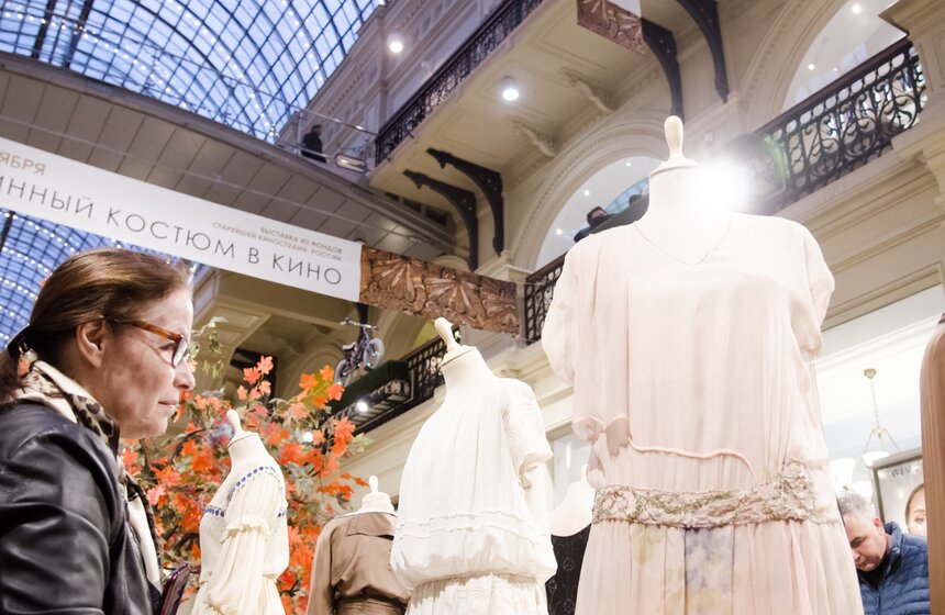 Выставка "Старинный костюм в кино" в ГУМе 5 фото