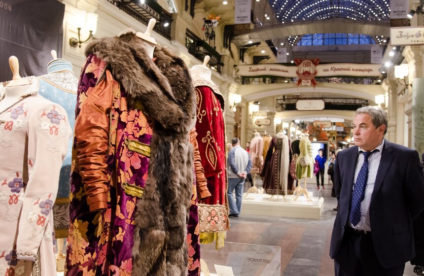 Выставка "Старинный костюм в кино" в ГУМе 12 фото