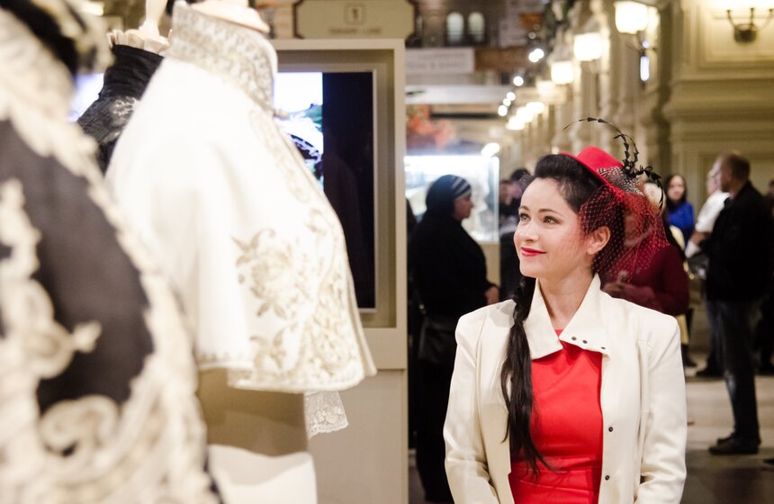 Выставка "Старинный костюм в кино" в ГУМе 35 фото