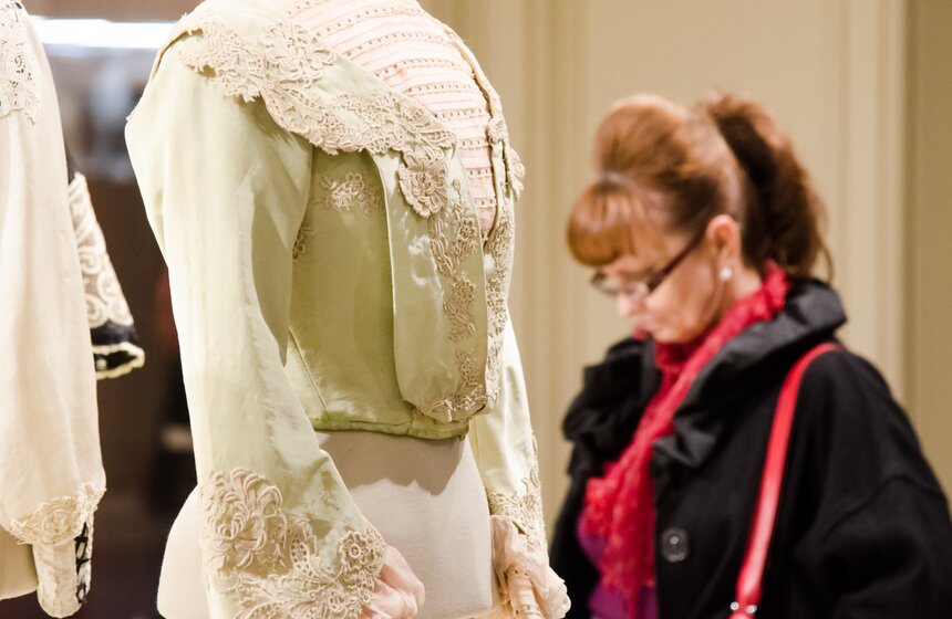 Выставка "Старинный костюм в кино" в ГУМе 33 фото