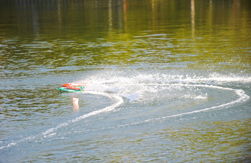 В "Сокольниках" состоялся Кубок парка по судомодельному спорту 15 фото