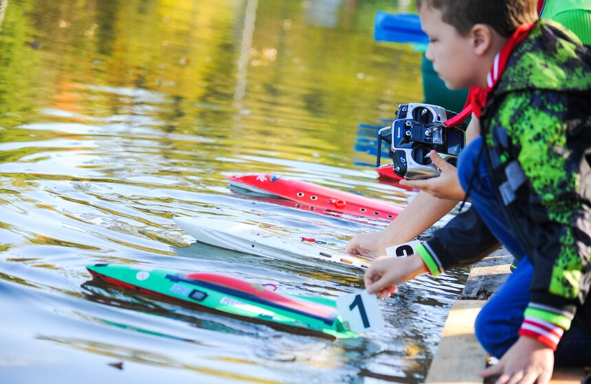 В "Сокольниках" состоялся Кубок парка по судомодельному спорту 12 фото