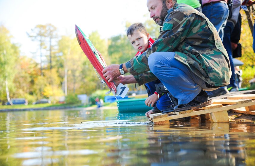 В "Сокольниках" состоялся Кубок парка по судомодельному спорту 13 фото
