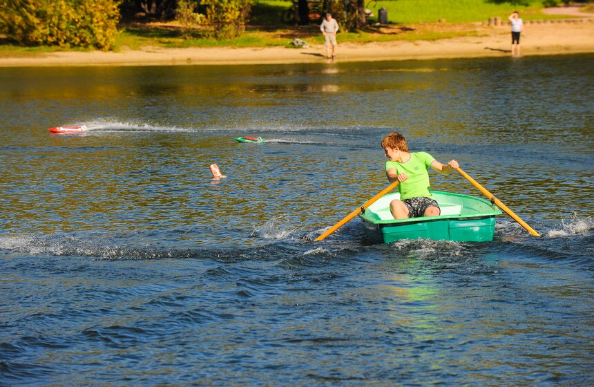 В "Сокольниках" состоялся Кубок парка по судомодельному спорту 16 фото