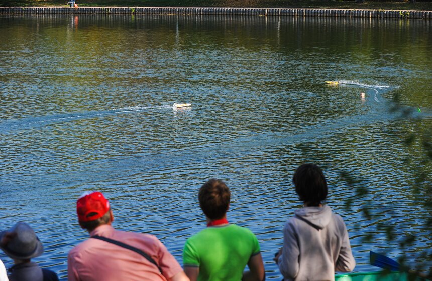 В "Сокольниках" состоялся Кубок парка по судомодельному спорту 20 фото