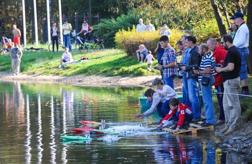 В "Сокольниках" состоялся Кубок парка по судомодельному спорту 23 фото
