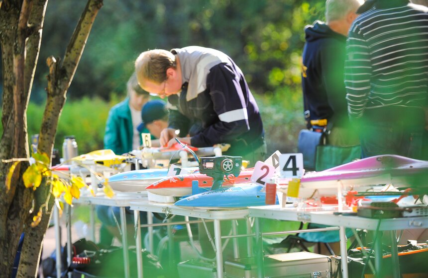 В "Сокольниках" состоялся Кубок парка по судомодельному спорту 4 фото