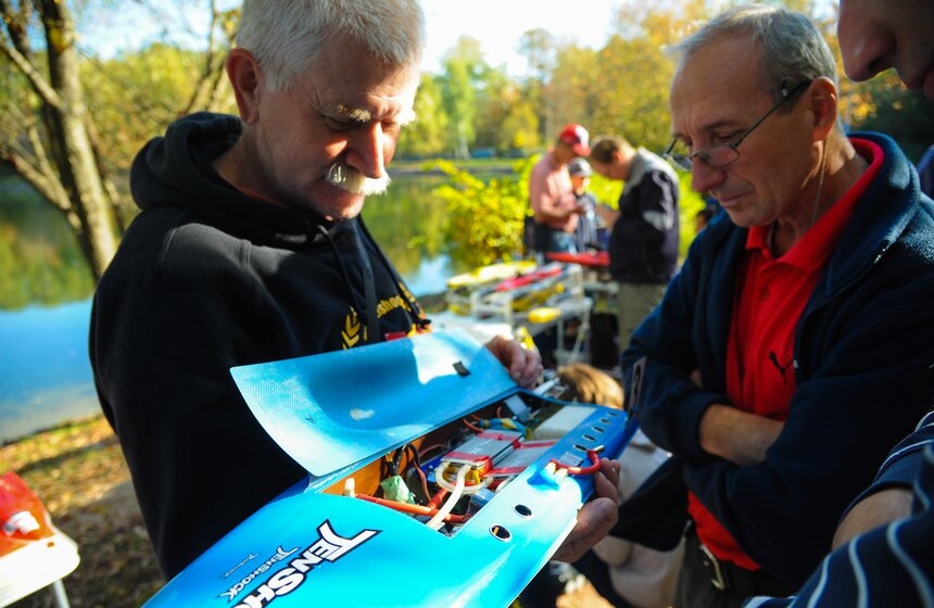 В "Сокольниках" состоялся Кубок парка по судомодельному спорту 1 фото