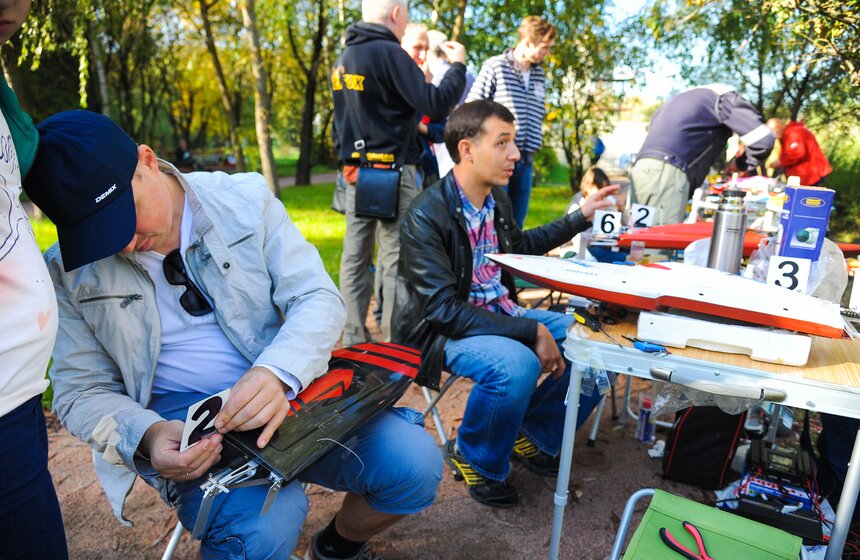 В "Сокольниках" состоялся Кубок парка по судомодельному спорту 3 фото