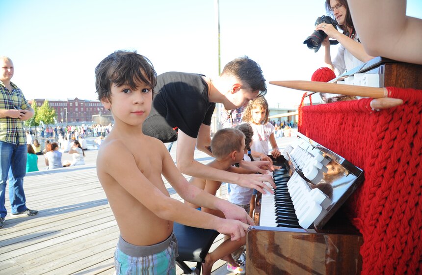 В Москве проходит фестиваль уличных пианино 2 фото