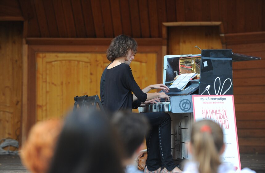 В Москве проходит фестиваль уличных пианино 10 фото