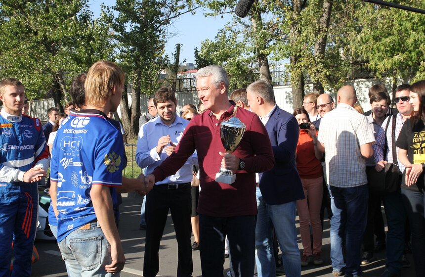 Собянин вручил награды победителям гонки "Формула студент" 18 фото