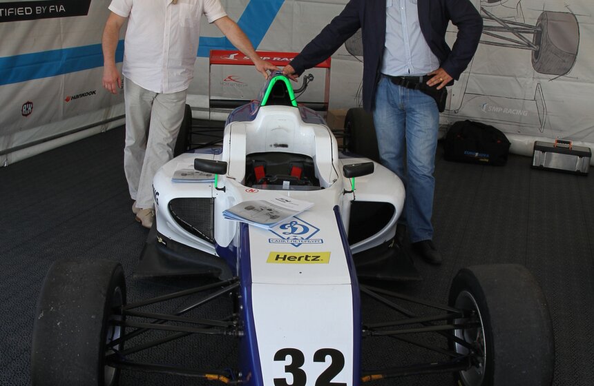 Собянин вручил награды победителям гонки "Формула студент" 3 фото