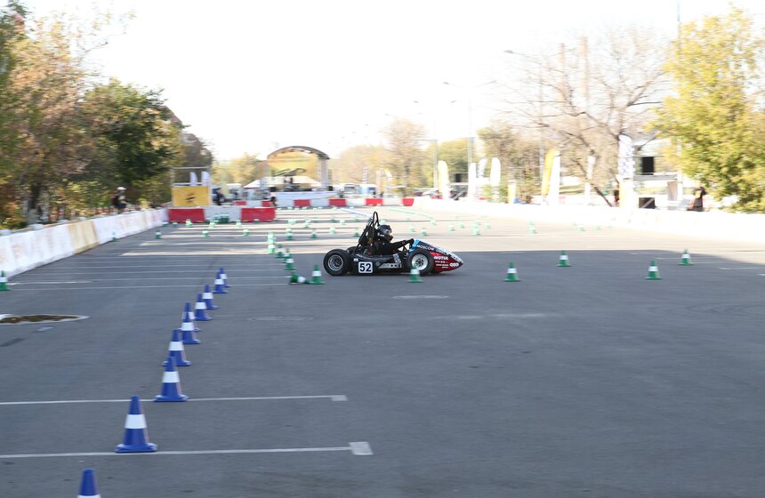 Собянин вручил награды победителям гонки "Формула студент" 9 фото