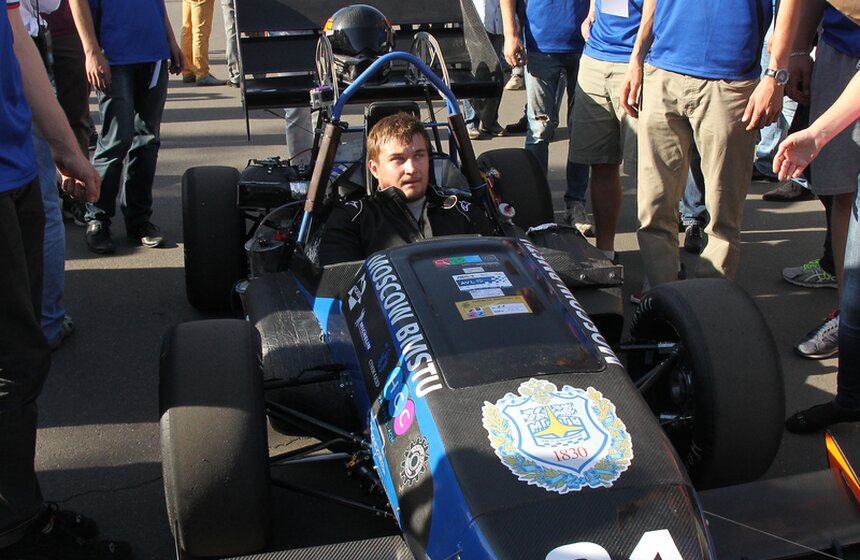 Собянин вручил награды победителям гонки "Формула студент" 10 фото