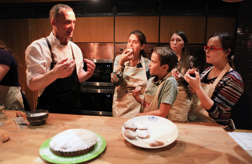 На "Литературной кухне" приготовили любимый пирог Гарри Поттера 26 фото