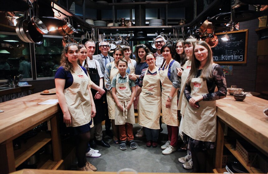 На "Литературной кухне" приготовили любимый пирог Гарри Поттера 29 фото